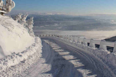 używanie laptopa w zimie